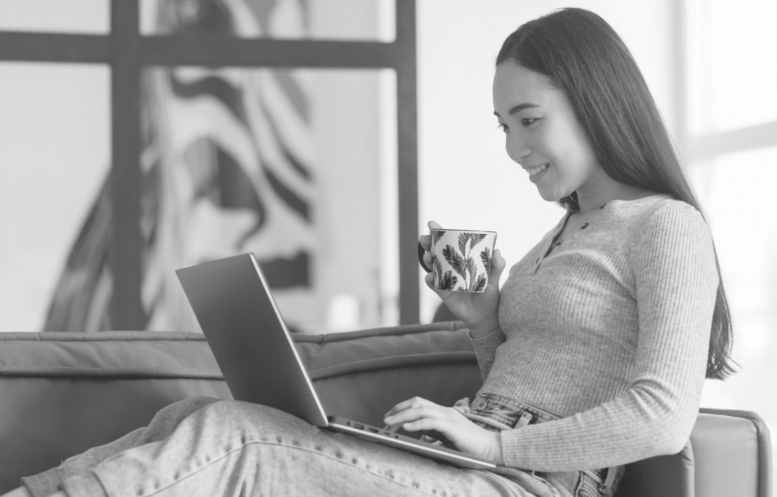 Organisation de documents financiers sur un bureau